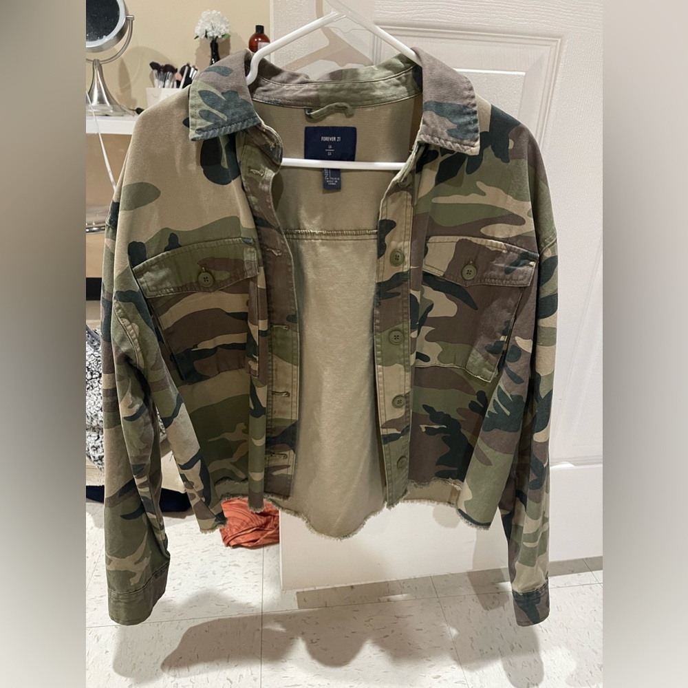 Cropped Camo Jacket